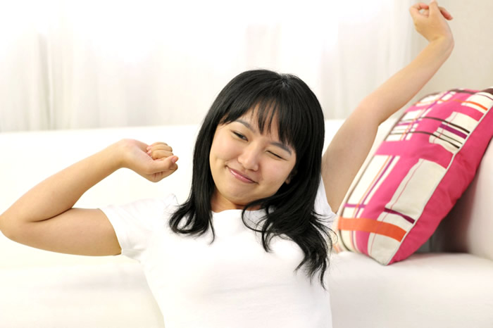 リラックスする女性